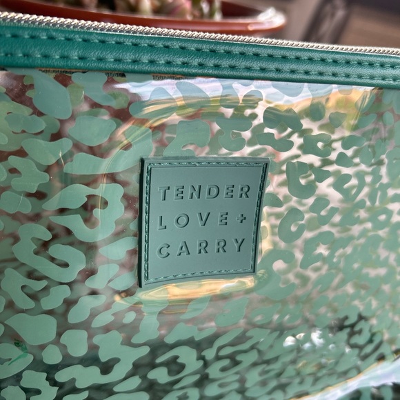 Tender Love + Carry Travel Bag - Picture 2 of 6